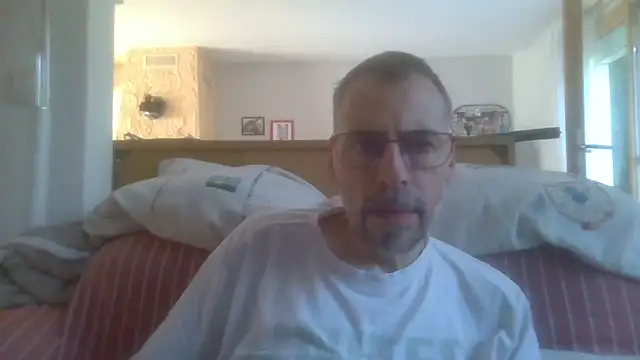 Snapshot of ptitcanard60600 chatting on September 19, 1:59 pm ptitcanard60600 online show from September 19, 1:59 pm