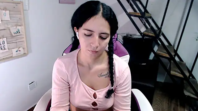 samantha baby  online show from January 17, 4:32 pm