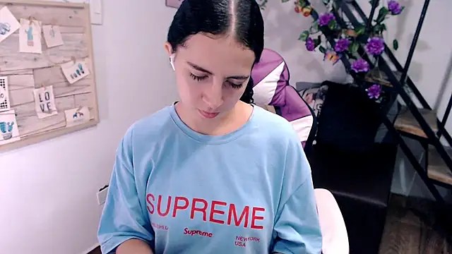 samantha baby  online show from April 10, 5:53 pm