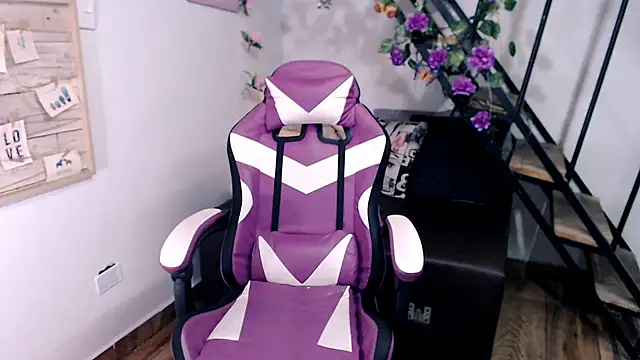 samantha baby  online show from March 27, 4:08 pm