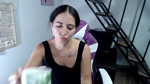 samantha baby  online show from November 12, 7:18 pm