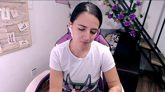 samantha baby  online show from April 22, 4:36 pm