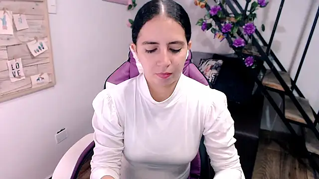 samantha baby  online show from April 16, 5:14 pm