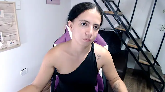 samantha baby  online show from December 2, 4:30 pm