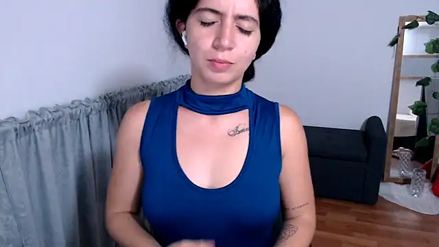 samantha baby  online show from November 16, 5:45 am