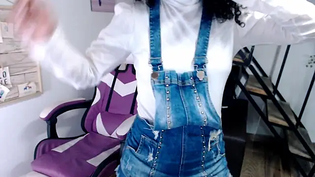 samantha baby  online show from December 14, 5:07 pm