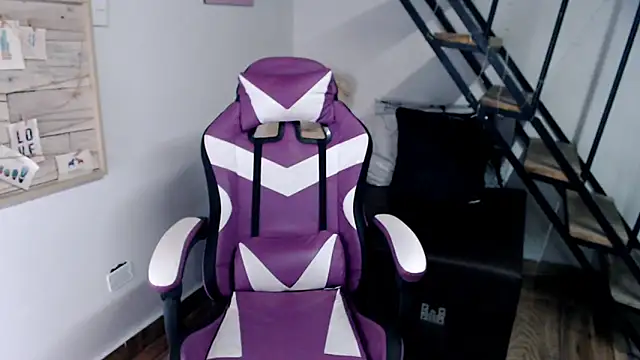 samantha baby  online show from December 18, 6:01 pm