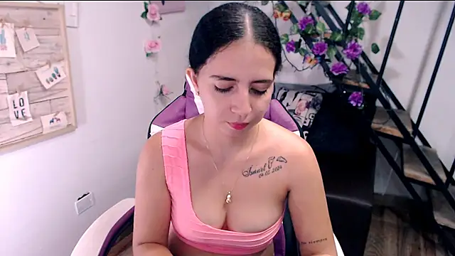 samantha baby  online show from May 15, 6:17 pm