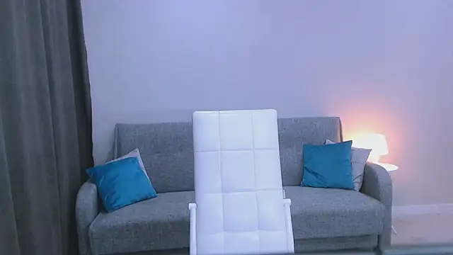 Snapshot of LesleySweet chatting on September 19, 1:37 pm LesleySweet online show from September 19, 1:37 pm