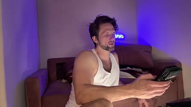 Snapshot of alexmannd chatting on November 4, 4:16 am alexmannd online show from November 4, 4:16 am