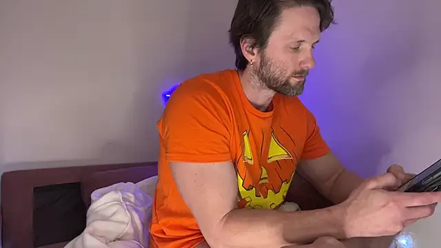 Snapshot of alexmannd chatting on November 20, 6:41 pm alexmannd online show from November 20, 6:41 pm