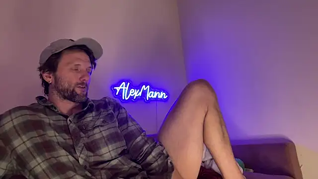 Snapshot of alexmannd chatting on November 21, 7:24 pm alexmannd online show from November 21, 7:24 pm