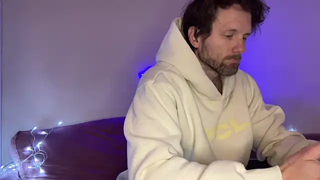 Snapshot of alexmannd chatting on December 2, 3:47 pm alexmannd online show from December 2, 3:47 pm