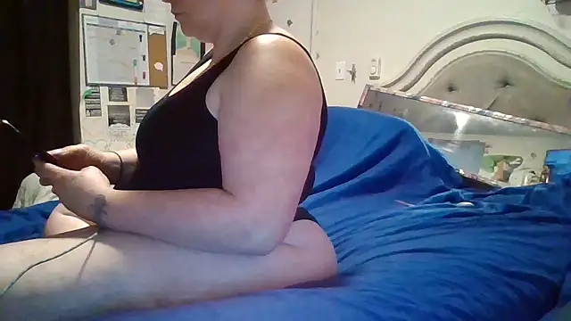 ThICk JuIcEy online show from October 13, 9:33 am