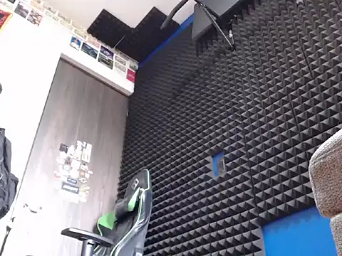 Curly Angel24 online show from February 10, 9:03 pm