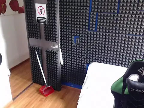 Curly Angel24 online show from November 28, 5:13 pm