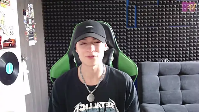 Curly Angel24 online show from December 14, 10:04 pm