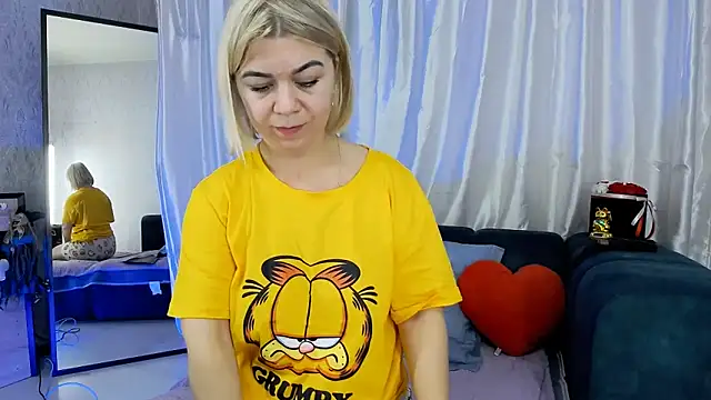 LILU MS online show from June 1, 9:58 pm