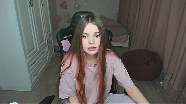 lil cassie online show from February 23, 5:19 am