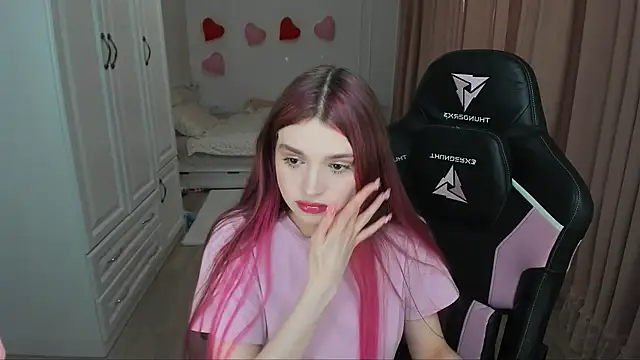 lil cassie online show from April 8, 8:10 pm