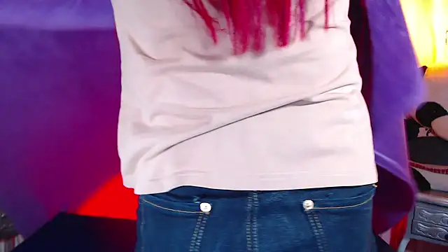 Snapshot of IsabelaLatina chatting on October 23, 6:17 pm IsabelaLatina online show from October 23, 6:17 pm