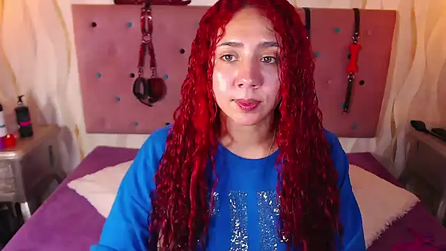 Snapshot of IsabelaLatina chatting on February 23, 5:13 pm IsabelaLatina online show from February 23, 5:13 pm