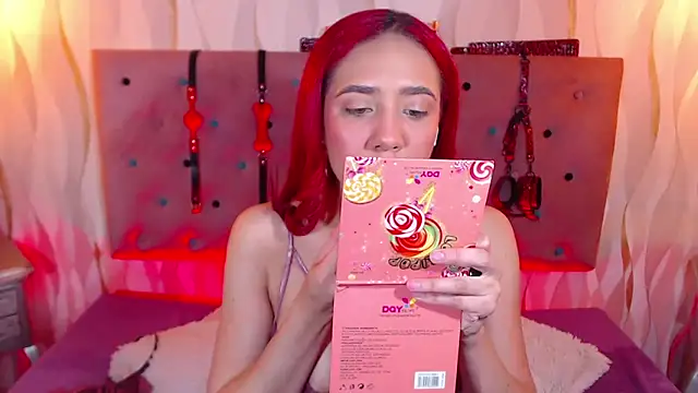 Snapshot of IsabelaLatina chatting on December 20, 8:55 pm IsabelaLatina online show from December 20, 8:55 pm