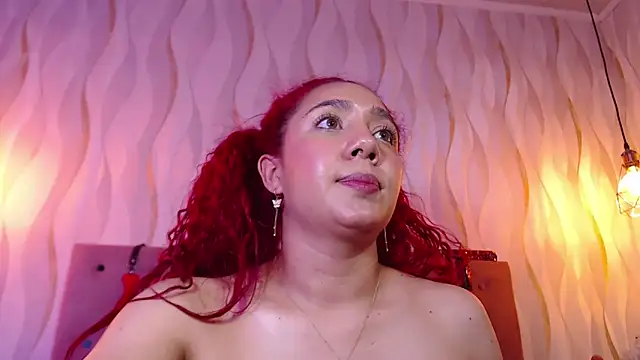 Snapshot of IsabelaLatina chatting on February 28, 4:50 pm IsabelaLatina online show from February 28, 4:50 pm