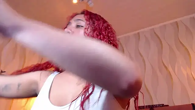 Snapshot of IsabelaLatina chatting on January 9, 9:55 pm IsabelaLatina online show from January 9, 9:55 pm