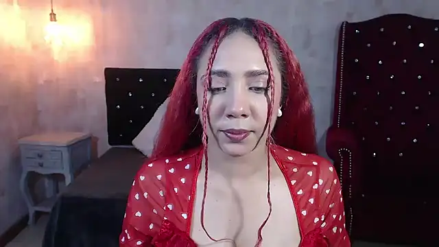 IsabelaLatina online show from June 9, 4:35 am