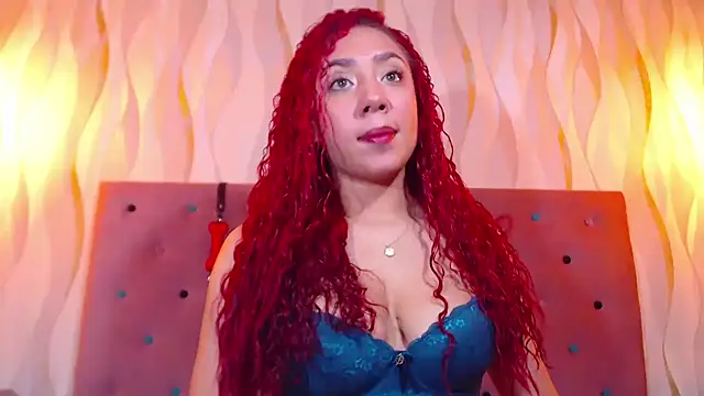 IsabelaLatina online show from March 24, 3:45 pm