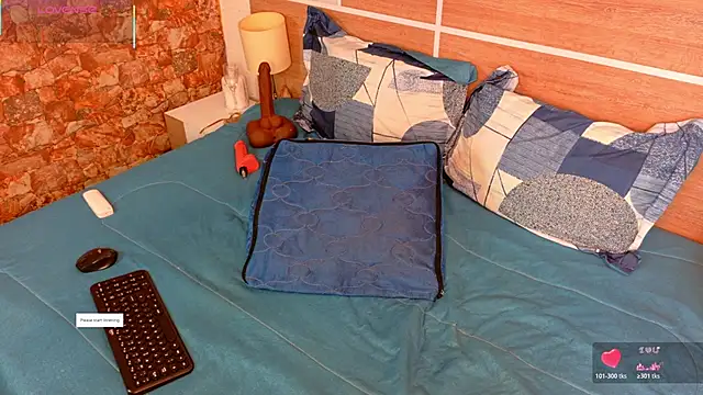 KAROL-SCOTT online show from April 17, 8:00 pm