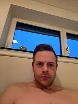 Snapshot of Danii0790 chatting on December 3, 3:44 pm Danii0790 online show from December 3, 3:44 pm