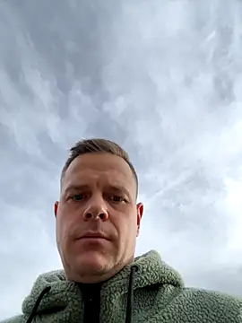 Snapshot of Danii0790 chatting on November 1, 9:47 am Danii0790 online show from November 1, 9:47 am