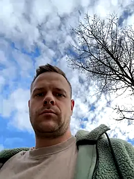 Snapshot of Danii0790 chatting on November 15, 9:35 am Danii0790 online show from November 15, 9:35 am