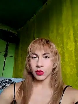 Snapshot of Evehampy chatting on November 9, 6:23 pm Evehampy online show from November 9, 6:23 pm