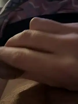 Snapshot of alieno27 chatting on January 13, 8:37 pm alieno27 online show from January 13, 8:37 pm