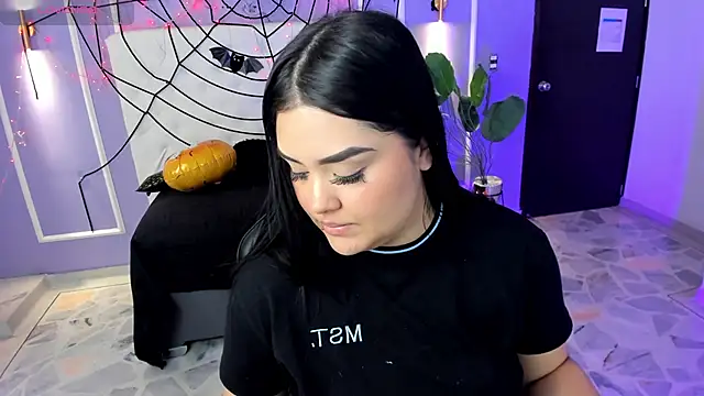 Snapshot of martinasaez chatting on October 29, 8:08 pm martinasaez online show from October 29, 8:08 pm