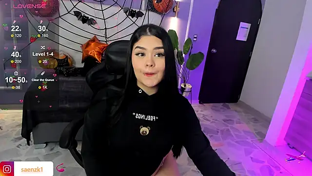 Snapshot of martinasaez chatting on October 18, 8:11 pm martinasaez online show from October 18, 8:11 pm