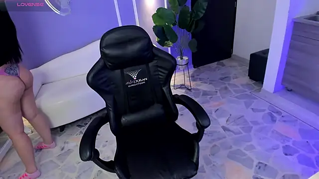 Snapshot of martinasaez chatting on September 24, 8:15 pm martinasaez online show from September 24, 8:15 pm