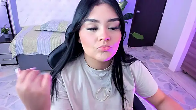 martinasaez online show from March 9, 9:07 pm