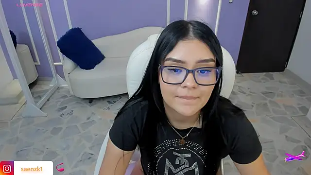 Snapshot of martinasaez chatting on March 16, 12:01 am martinasaez online show from March 16, 12:01 am