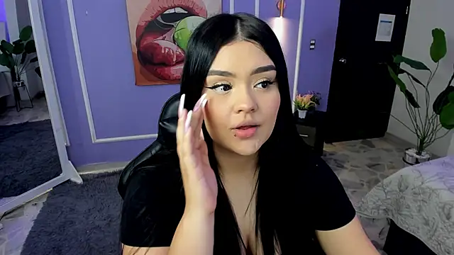 Snapshot of martinasaez chatting on November 11, 8:14 pm martinasaez online show from November 11, 8:14 pm