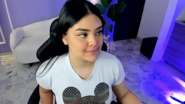 Snapshot of martinasaez chatting on September 22, 7:42 pm martinasaez online show from September 22, 7:42 pm