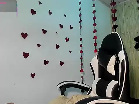 Charis 21 online show from February 17, 8:06 pm