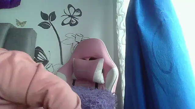 Charis 21 online show from April 15, 7:58 pm