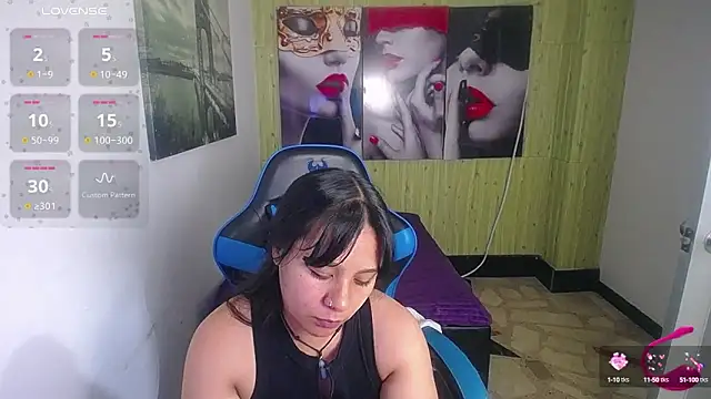Snapshot of Charis_21 chatting on October 3, 2:04 am Charis 21 online show from October 3, 2:04 am