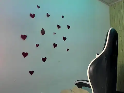 Charis 21 online show from February 14, 7:25 pm