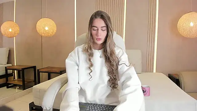 maryy campbell  online show from January 19, 12:42 pm