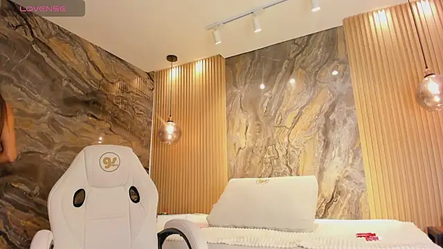 maryy campbell  online show from March 19, 10:53 pm